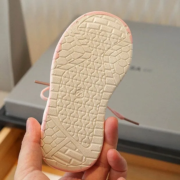 Bear Lace-Up Sports Sneakers