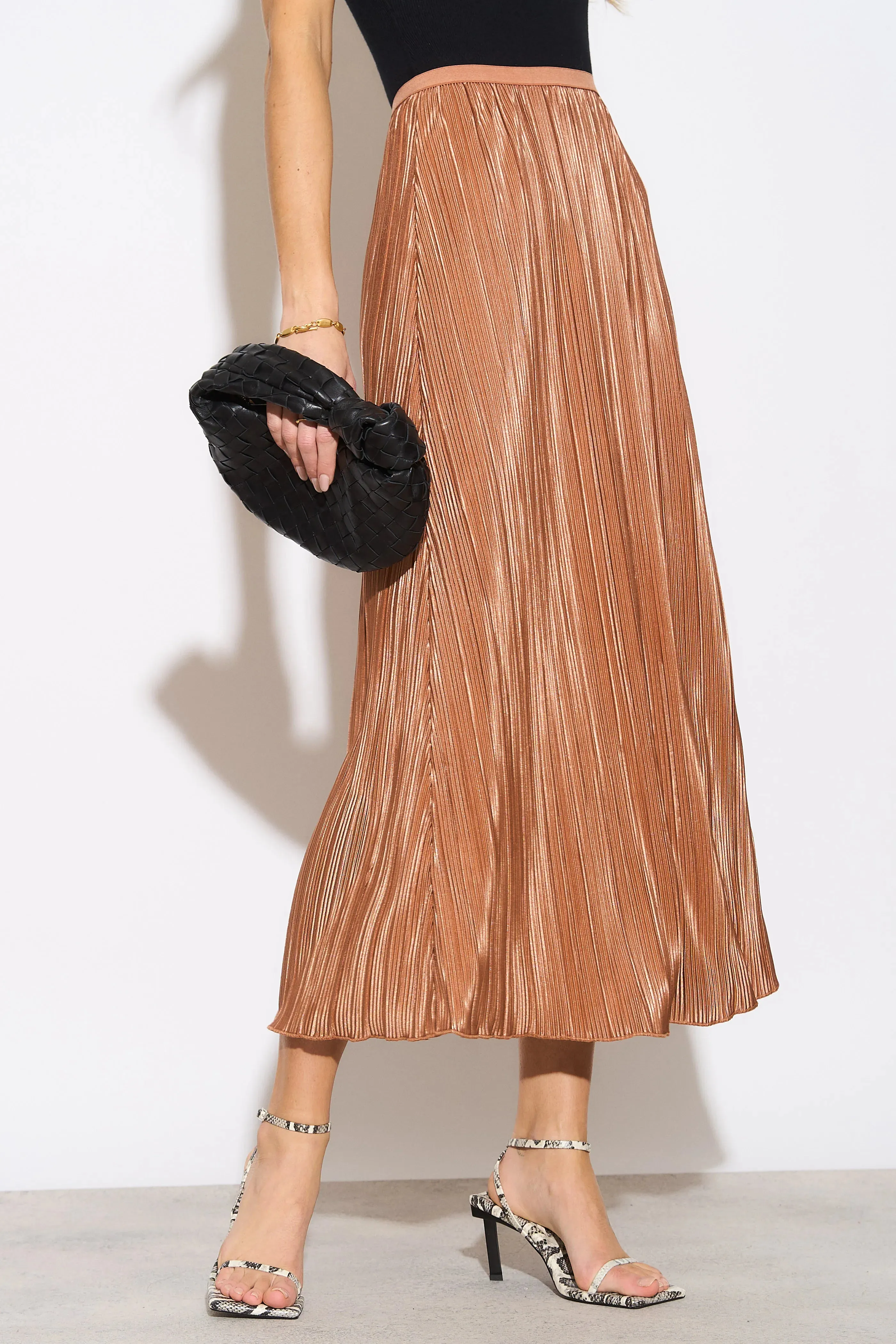 Classic Pleated Midi Skirt in Mokko