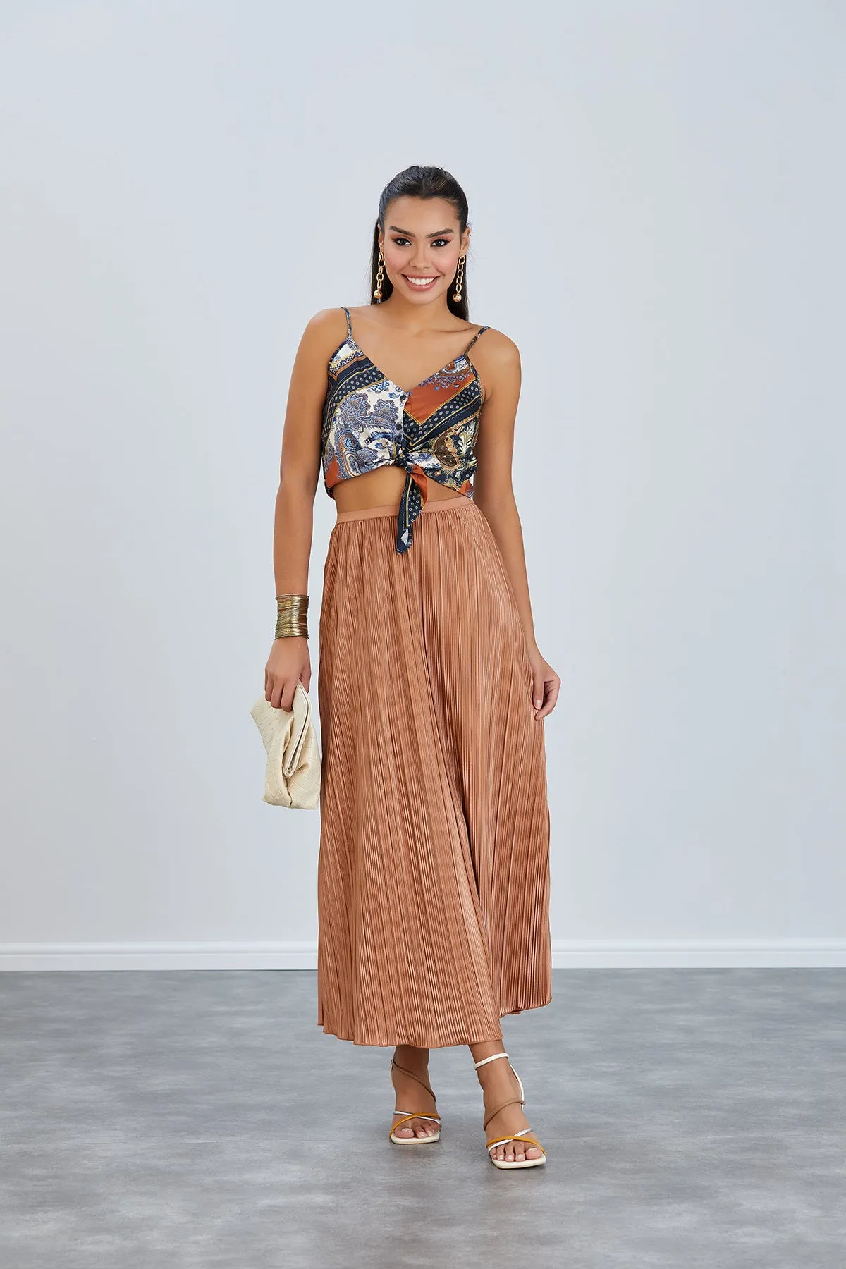Classic Pleated Midi Skirt in Mokko