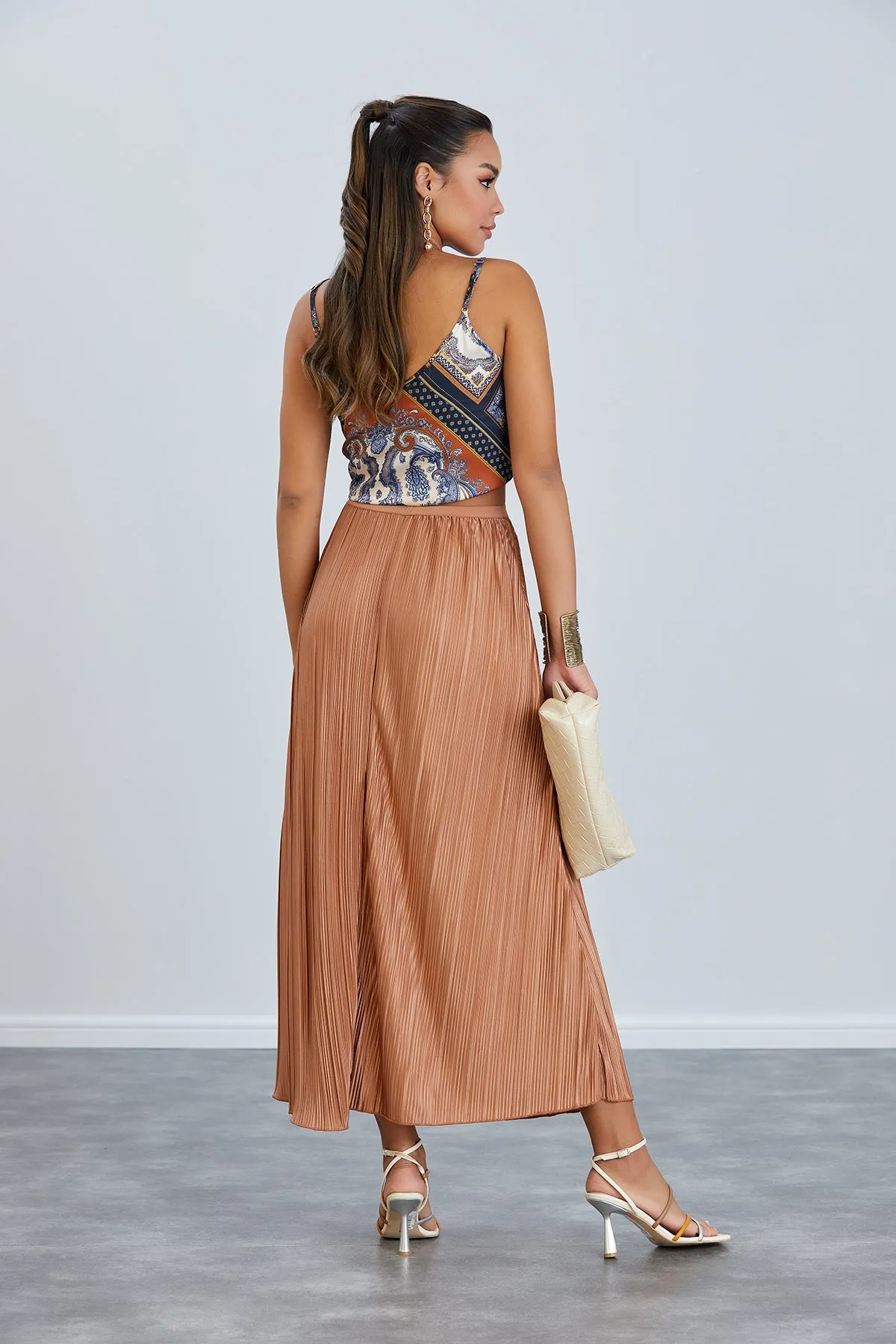 Classic Pleated Midi Skirt in Mokko