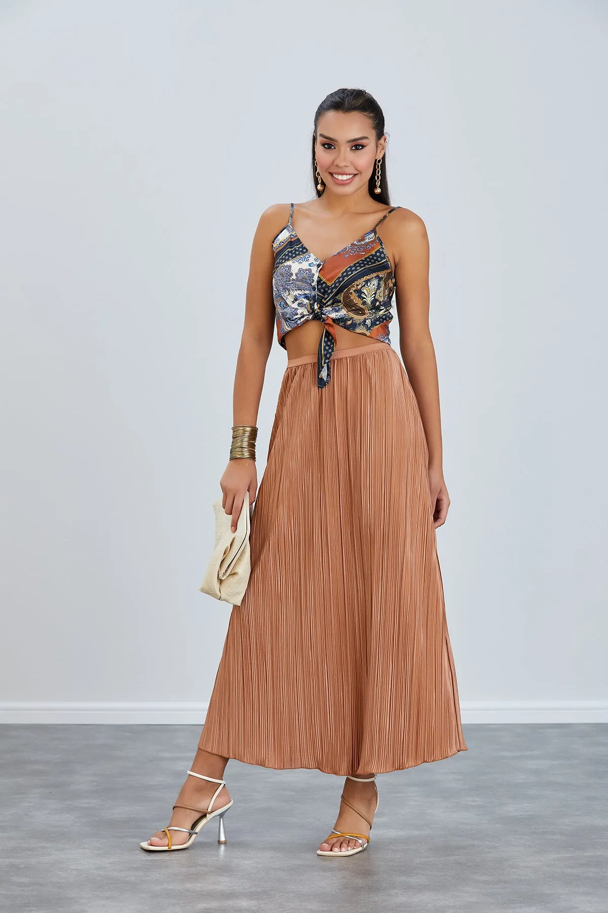 Classic Pleated Midi Skirt in Mokko