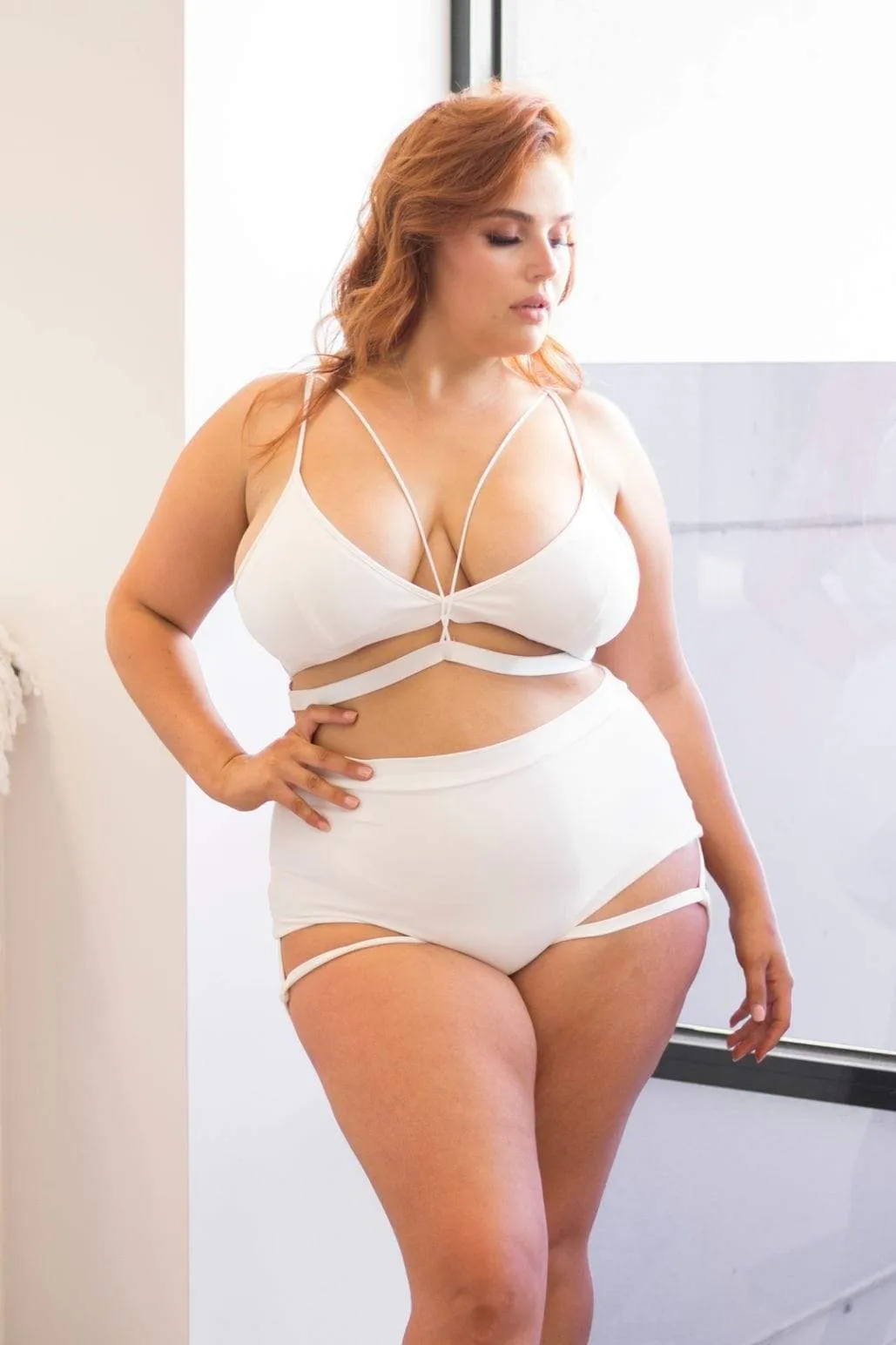 Lure You High Waisted Garter Shorts - White