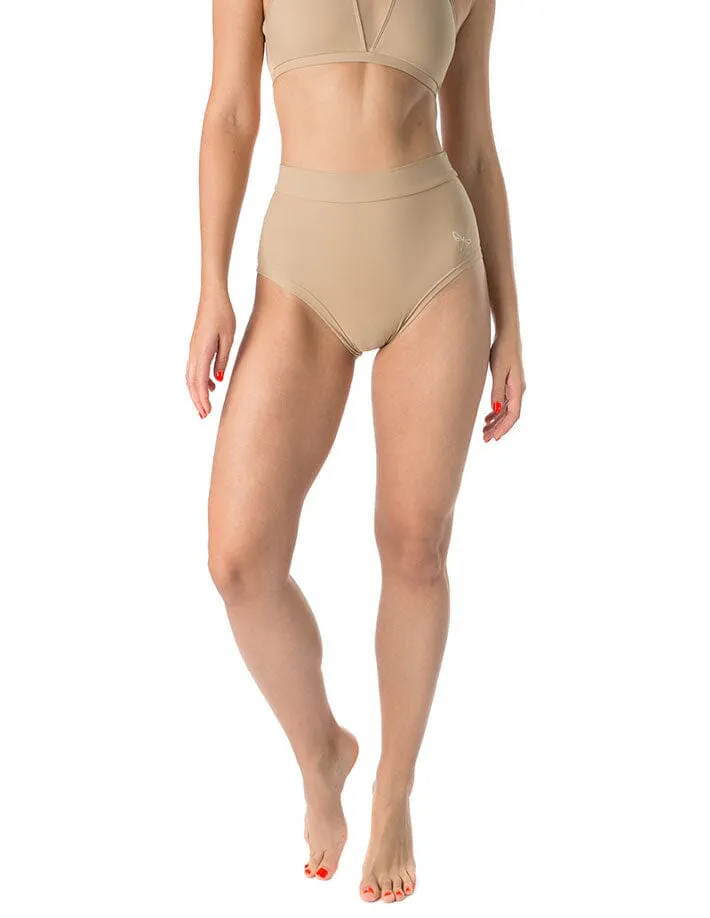 Scrunch pole shorts Lola