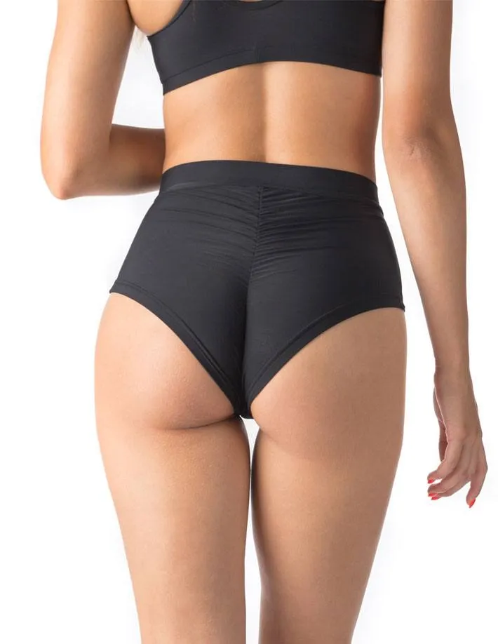 Scrunch pole shorts Lola