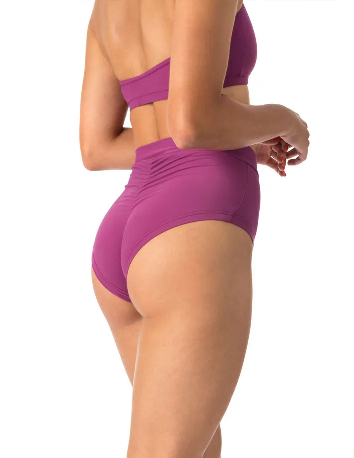 Scrunch pole shorts Lola