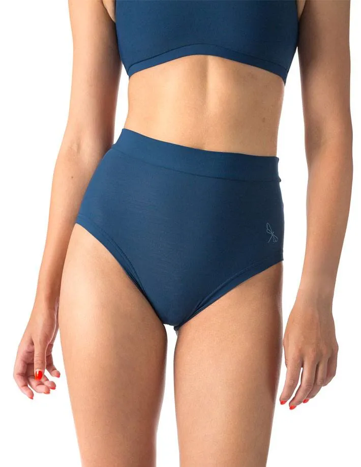 Scrunch pole shorts Lola