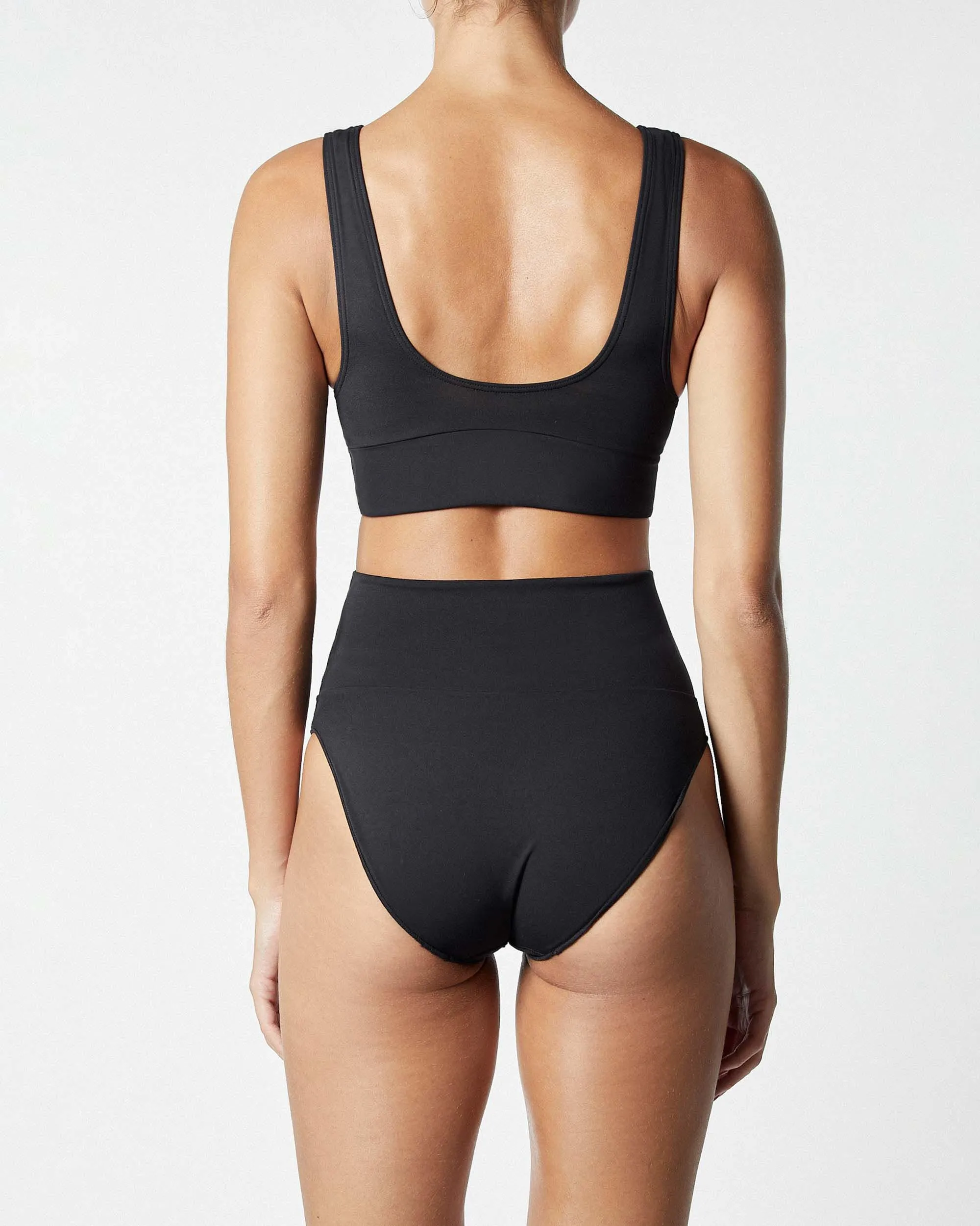 The Contour Crop Top - Black